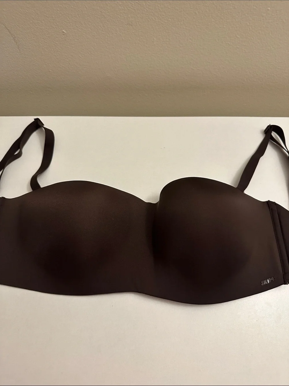 Skims Body Wireless Strapless Bra